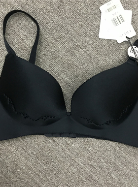 衣恋旗下EBLIN 黑色肤色光面带洞透气舒适文胸ECBR862A11