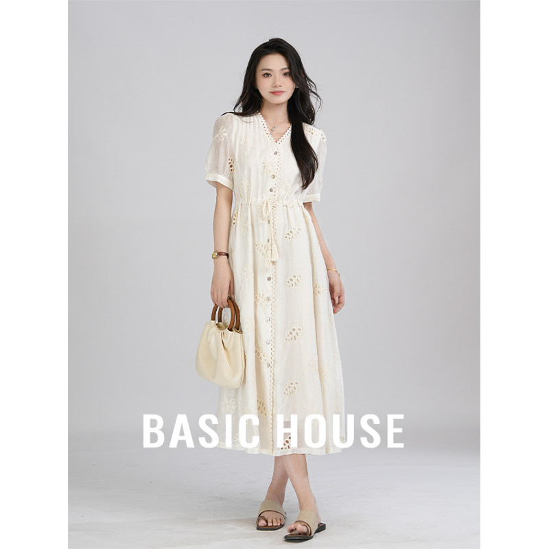 Basic House/百家好 莱赛尔镂空刺绣连衣裙女夏绝美巨好看的裙子