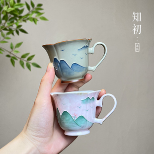 知初手绘远山茶杯爱心把手杯家用陶瓷釉下彩花茶杯花口杯主人杯