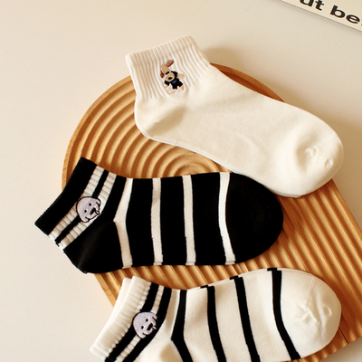 无骨缝合春夏季韩版卡通小狗刺绣黑白条纹少女运动纯棉短筒袜子