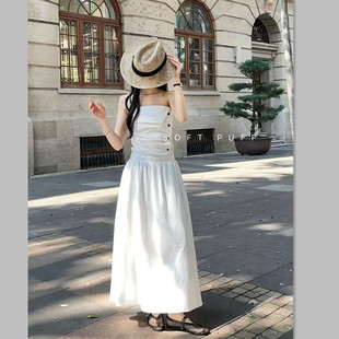 法式度假风白色吊带连衣裙女抹胸收腰A字长裙小个子甜美格子裙潮