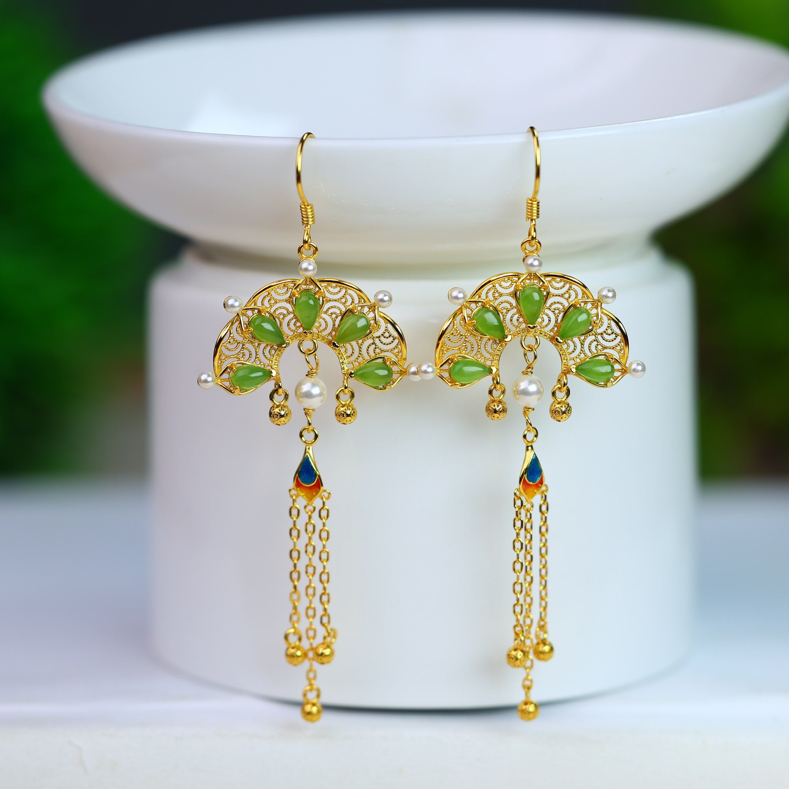 s925银镶嵌和田玉碧玉水滴珐琅流苏耳坠