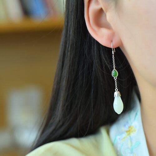 S925银镶嵌和田玉玉兰花耳坠
