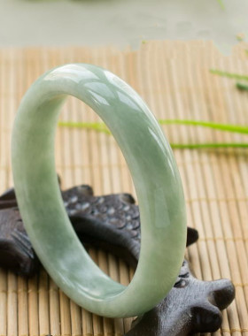 贵州翠手镯翡翠色会销礼品