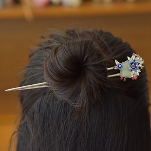 925银镶嵌和田玉蝴蝶珐琅蝶恋花配多宝双钗发簪