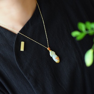 银鎏金镶嵌和田玉宫廷式旗袍吊坠s925项链七夕节礼物女友衣食无忧