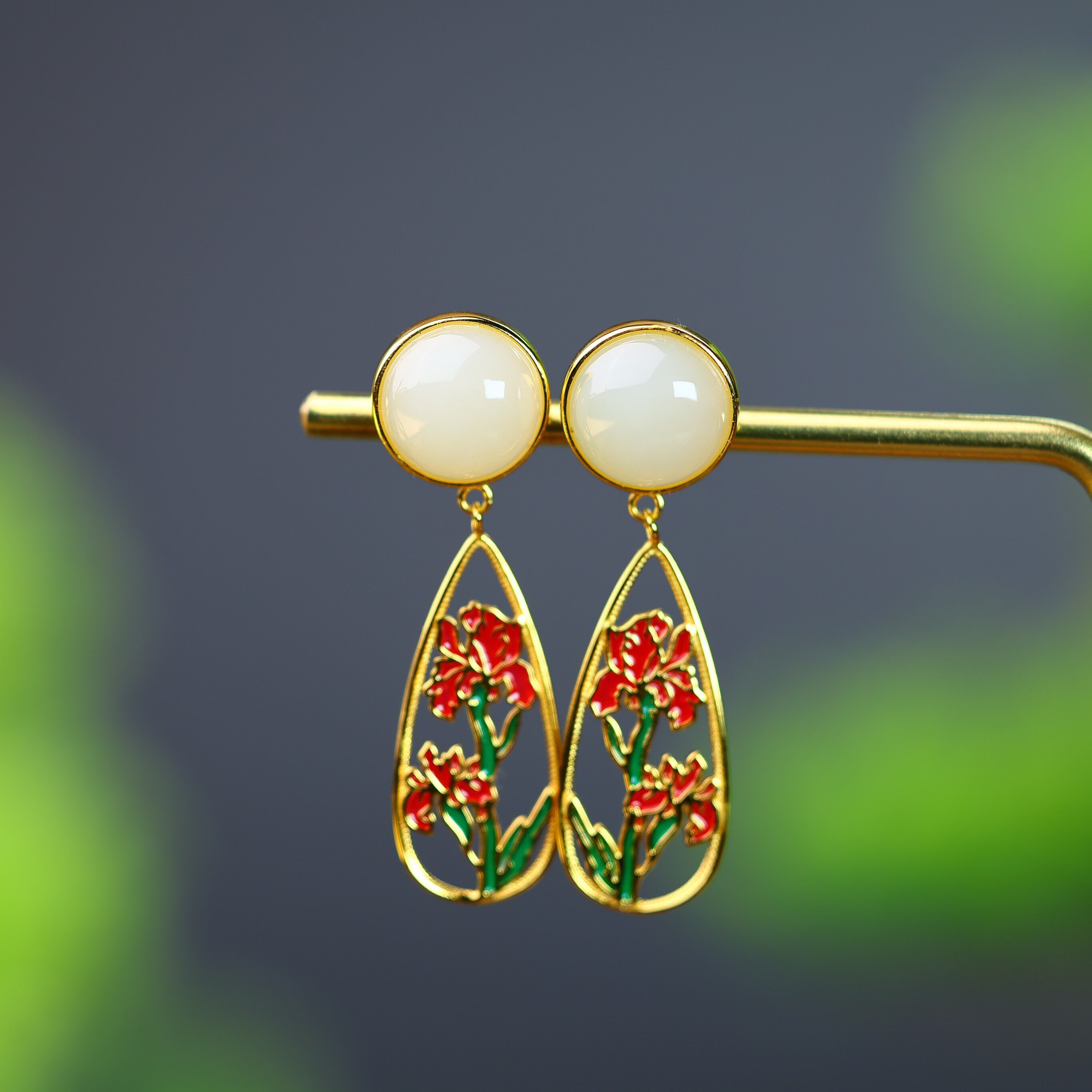 S925银镶嵌和田玉圆鼓面珐琅耳坠