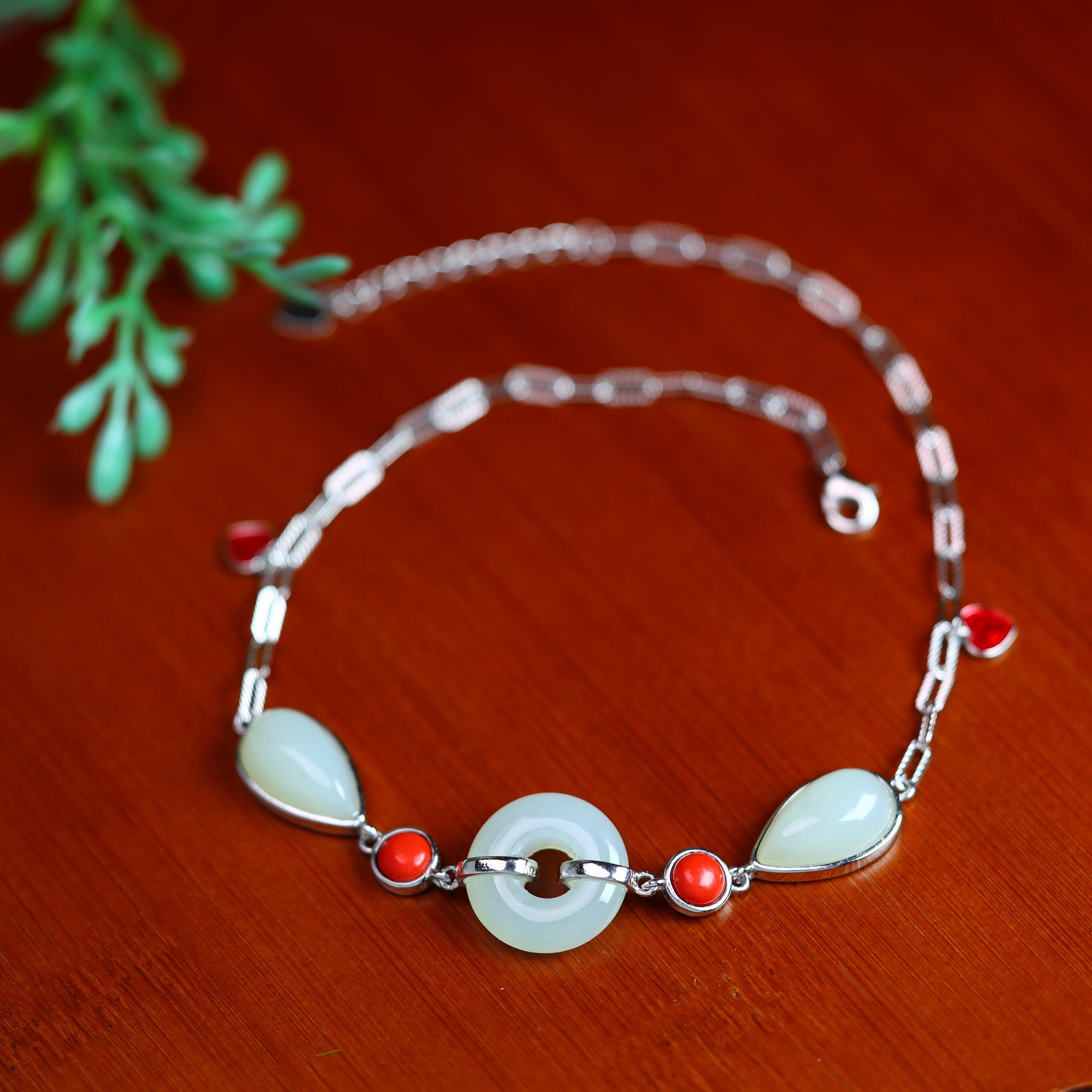 S925银镶嵌和田玉平安环配水滴爱心手链