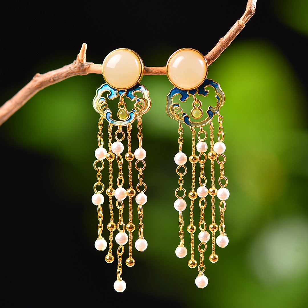 S925银镶和田玉圆鼓面白加绿珐琅配珍珠耳坠