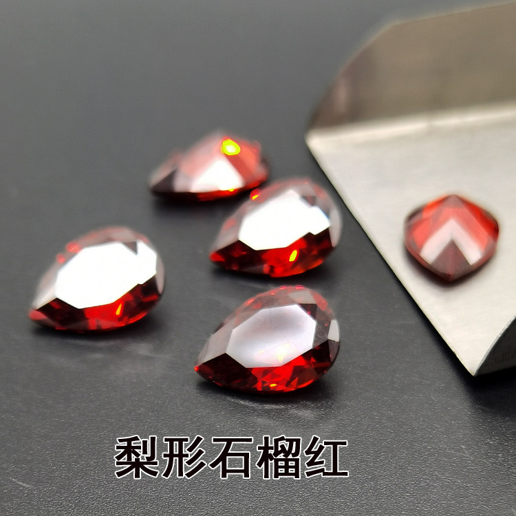 水滴形状石榴红锆石仿钻锆钻水钻梨形刻面石榴石锆石裸石吊坠镶嵌图片