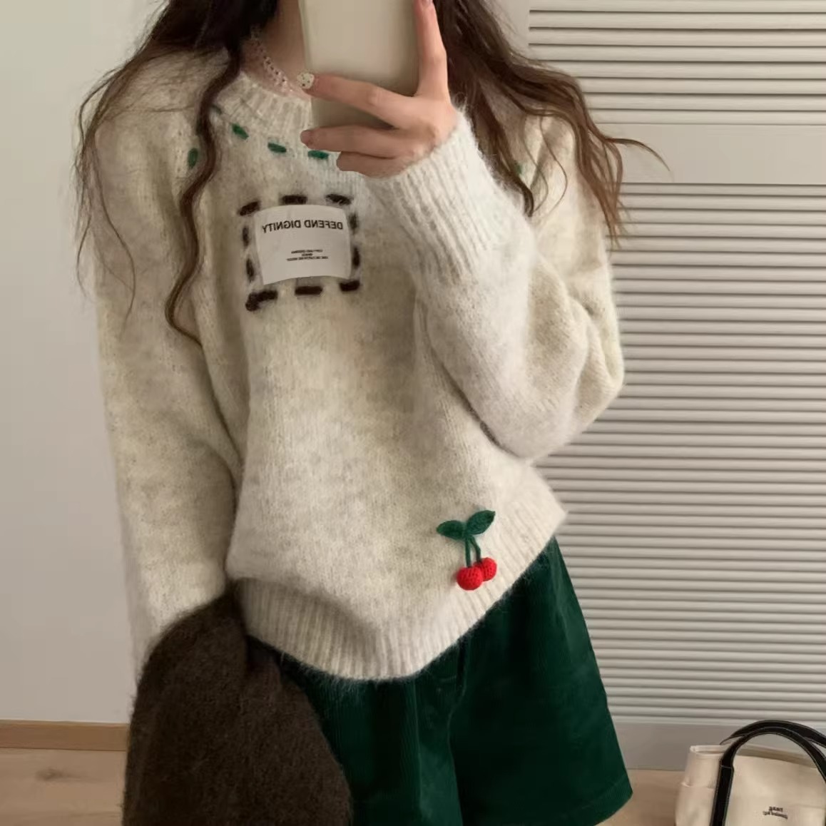 韩系贴布字母上衣绣花毛衣女秋冬慵懒风宽松百搭外穿樱桃针织衫