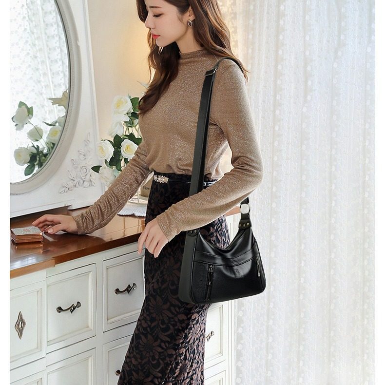 单肩包女休闲百搭大容量软皮中年妈妈包简约时尚潮流通勤斜挎包,箱包皮具/热销女包/男包,单肩包,淘宝优惠券,粉丝福利购,淘宝优惠卷