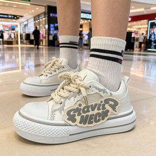 休闲板鞋厚底增高面包鞋潮2025年新款联名胡迪牛仔美式大头鞋女款