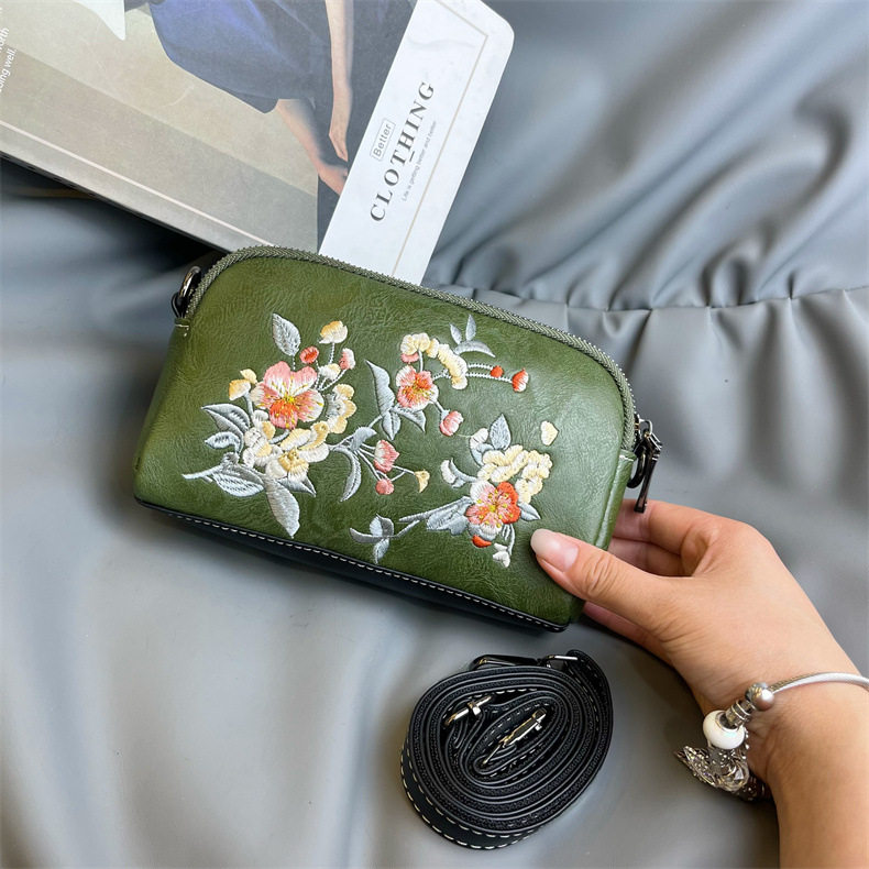 手机零钱包女中国风绣花单肩斜挎包中年妈妈民族风复古手拿包,箱包皮具/热销女包/男包,单肩包,淘宝优惠券,粉丝福利购,淘宝优惠卷