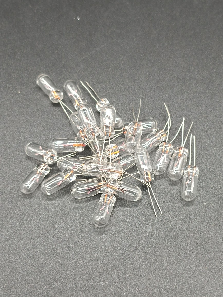 1.5V钨丝灯米泡灯珠白炽灯老式UV表背光灯低压表头小玻璃灯珠实验