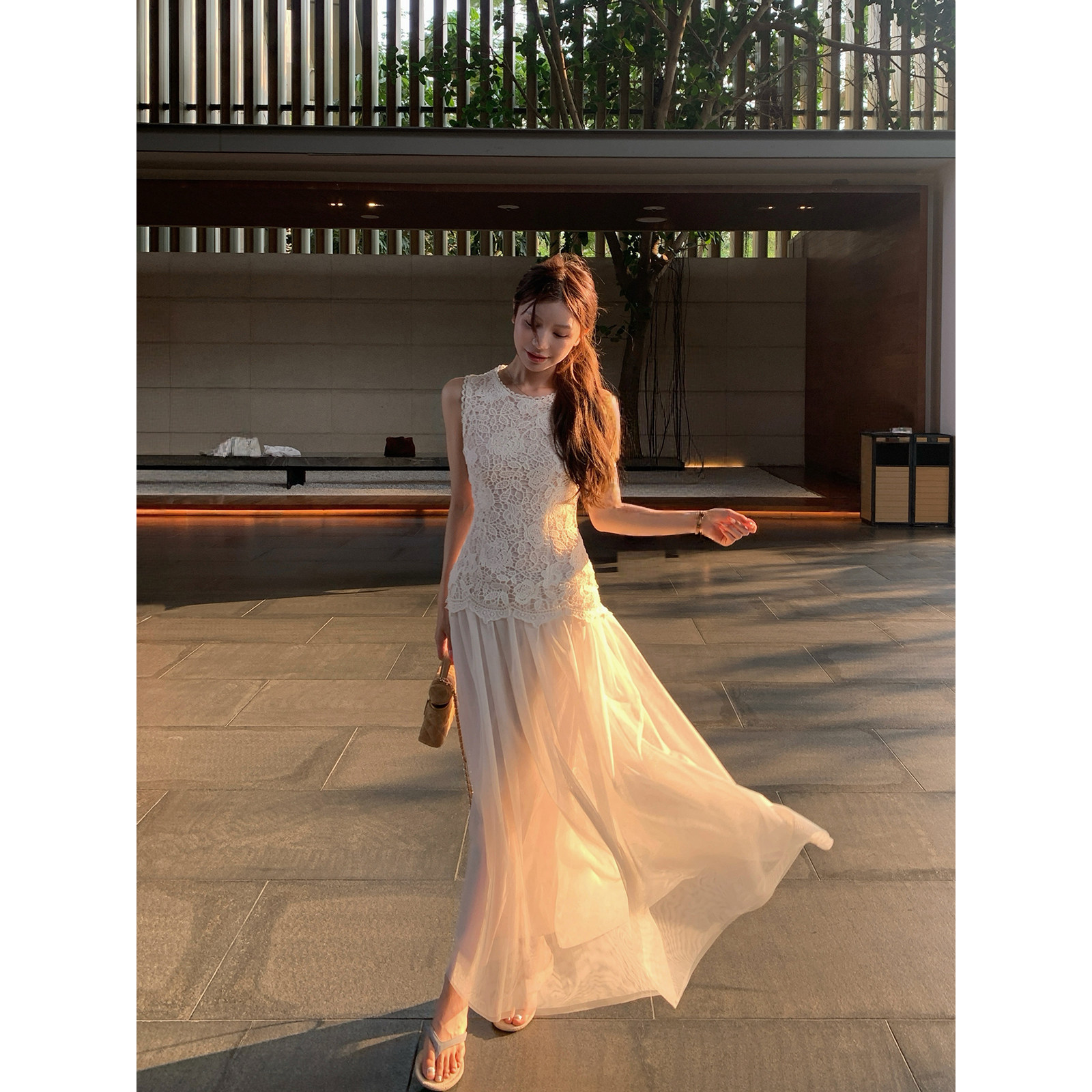 Rian trea雨婷 2026巨好看连衣裙新款夏季无袖拼接蕾丝白色背心裙