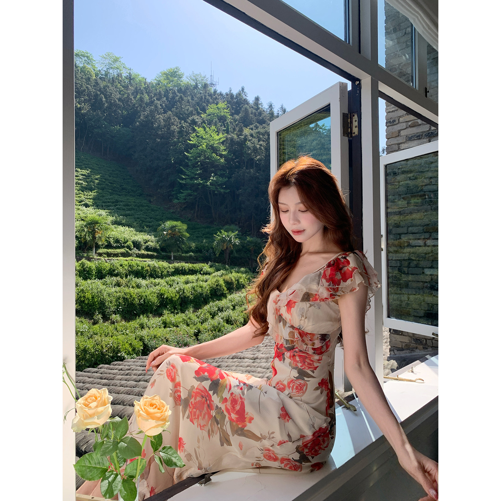 Rian trea雨婷 法式荷叶边碎花连衣裙夏季海边度假吊带花边袖长裙