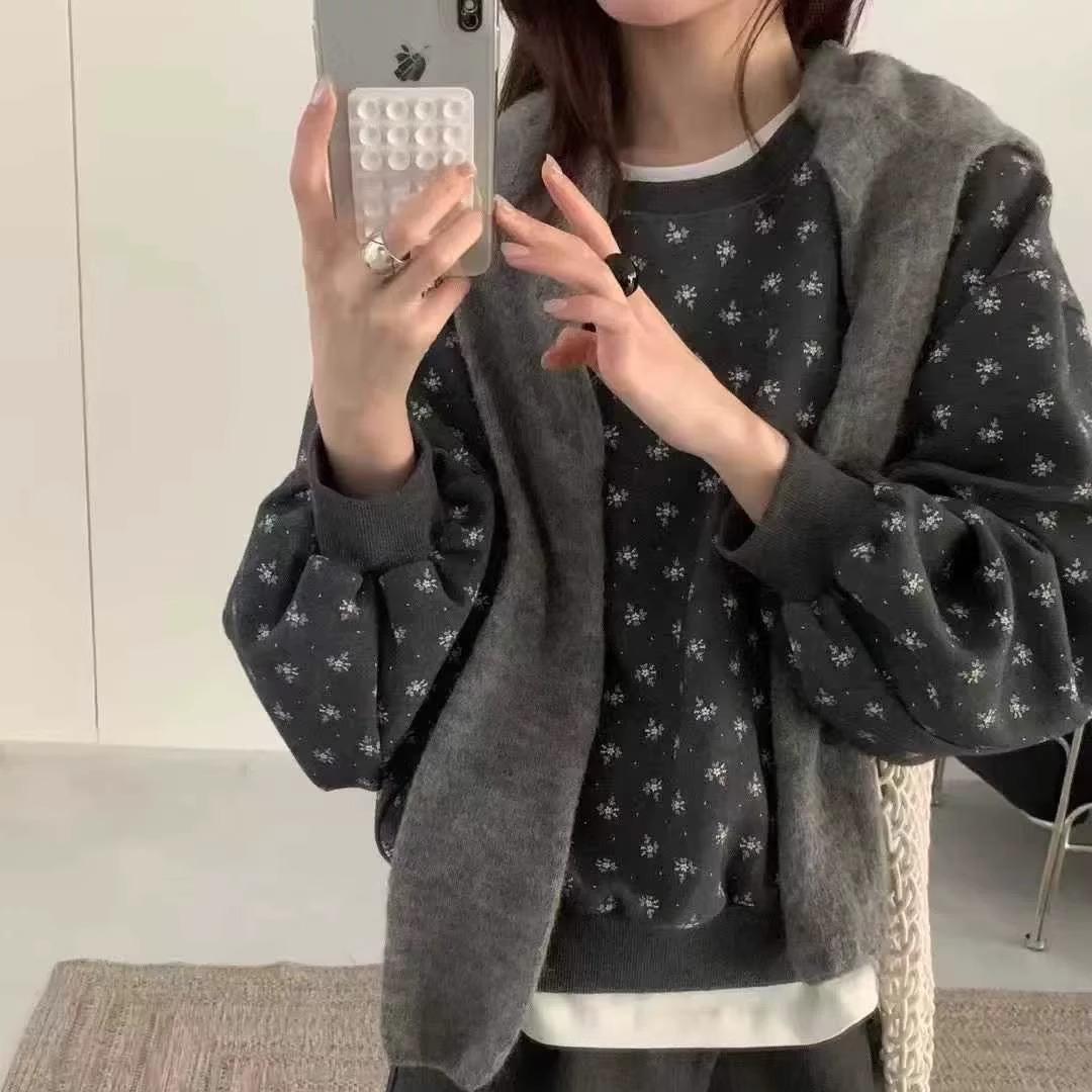 设计感碎花圆领长袖卫衣女