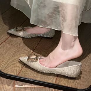 伴娘鞋日常可穿配裙子单鞋女2024新款法式绸缎旗袍鞋平底尖头鞋子
