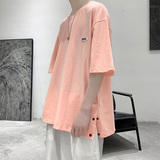 粉红色