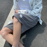 深灰色