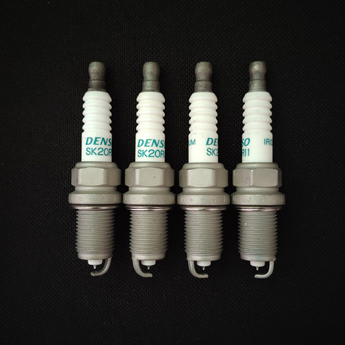电装sk20r11凯美瑞火花塞
