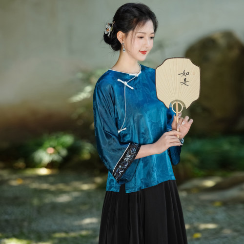 很好看的颜色显肤白民国风上衣