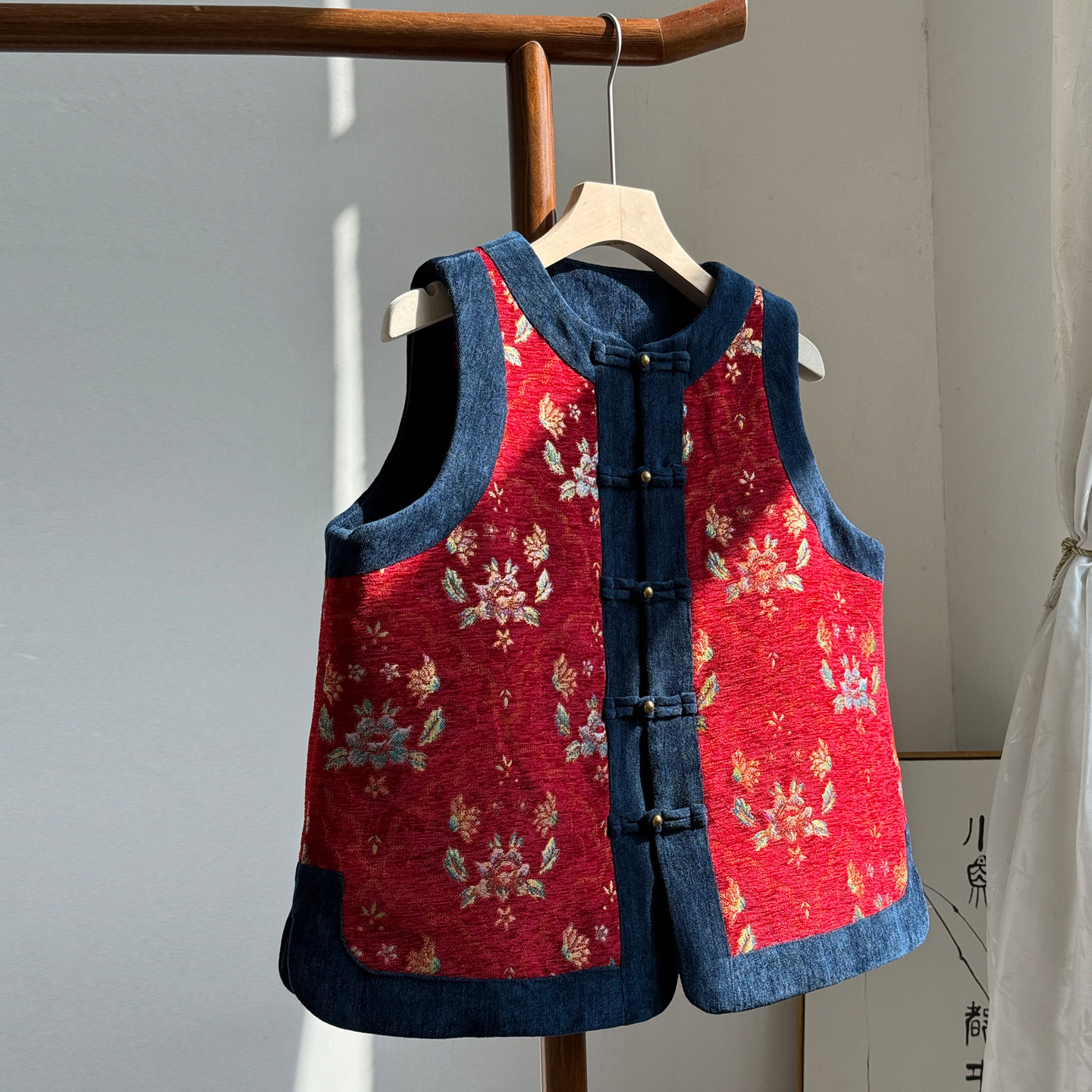 画棠春 冬中国风加厚保暖提花对襟夹棉马甲复古国风盘扣拜年外套,女装/女士精品,马夹,淘宝优惠券,粉丝福利购,淘宝优惠卷