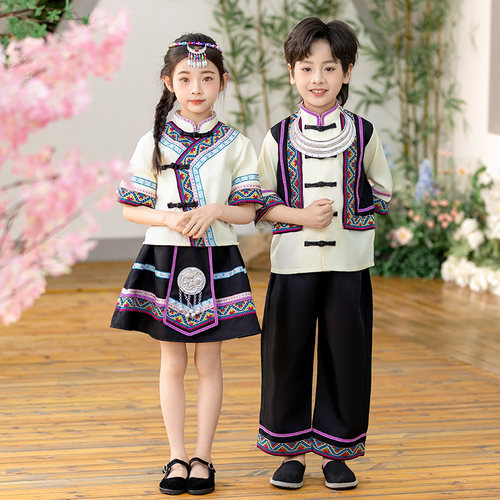 小圆花绣花民族服装女套装