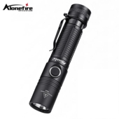 超亮长续航强光手电筒家用充电户外超亮远射应急巡逻登山