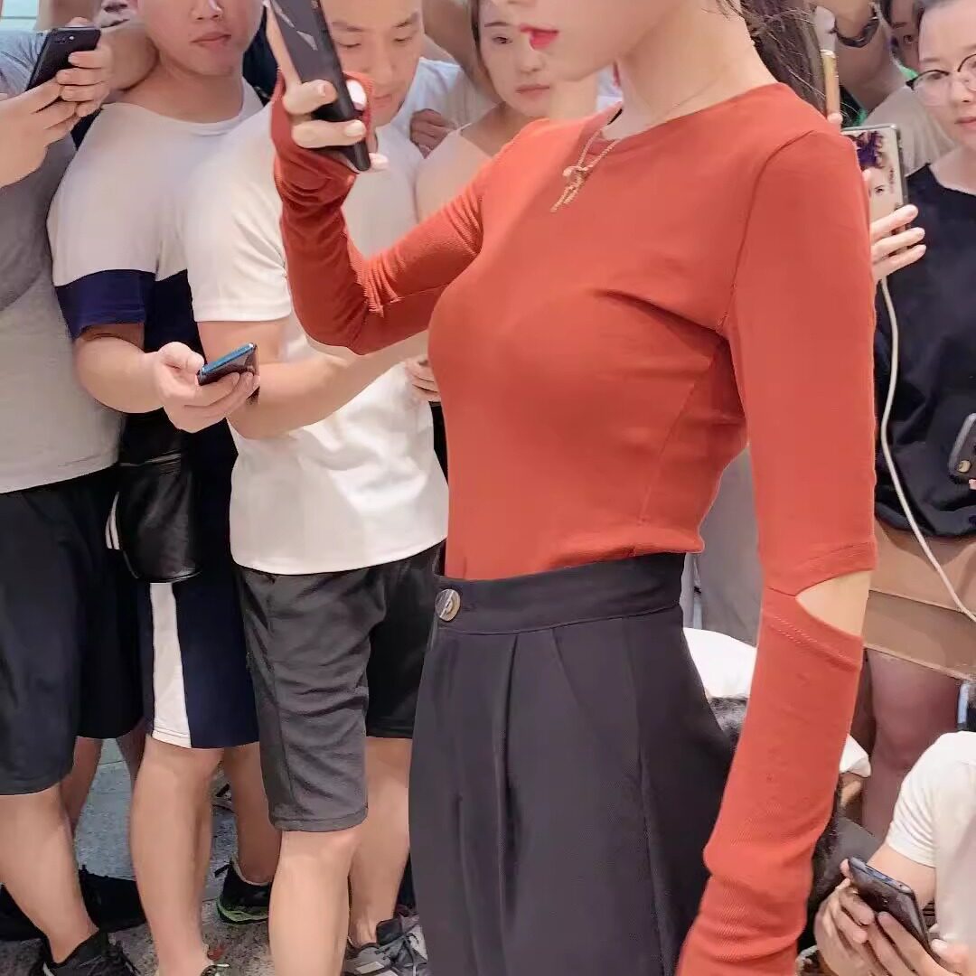 2024新炸街上衣新款袖口破洞设计感修身全棉坑条长袖T恤女打底衫
