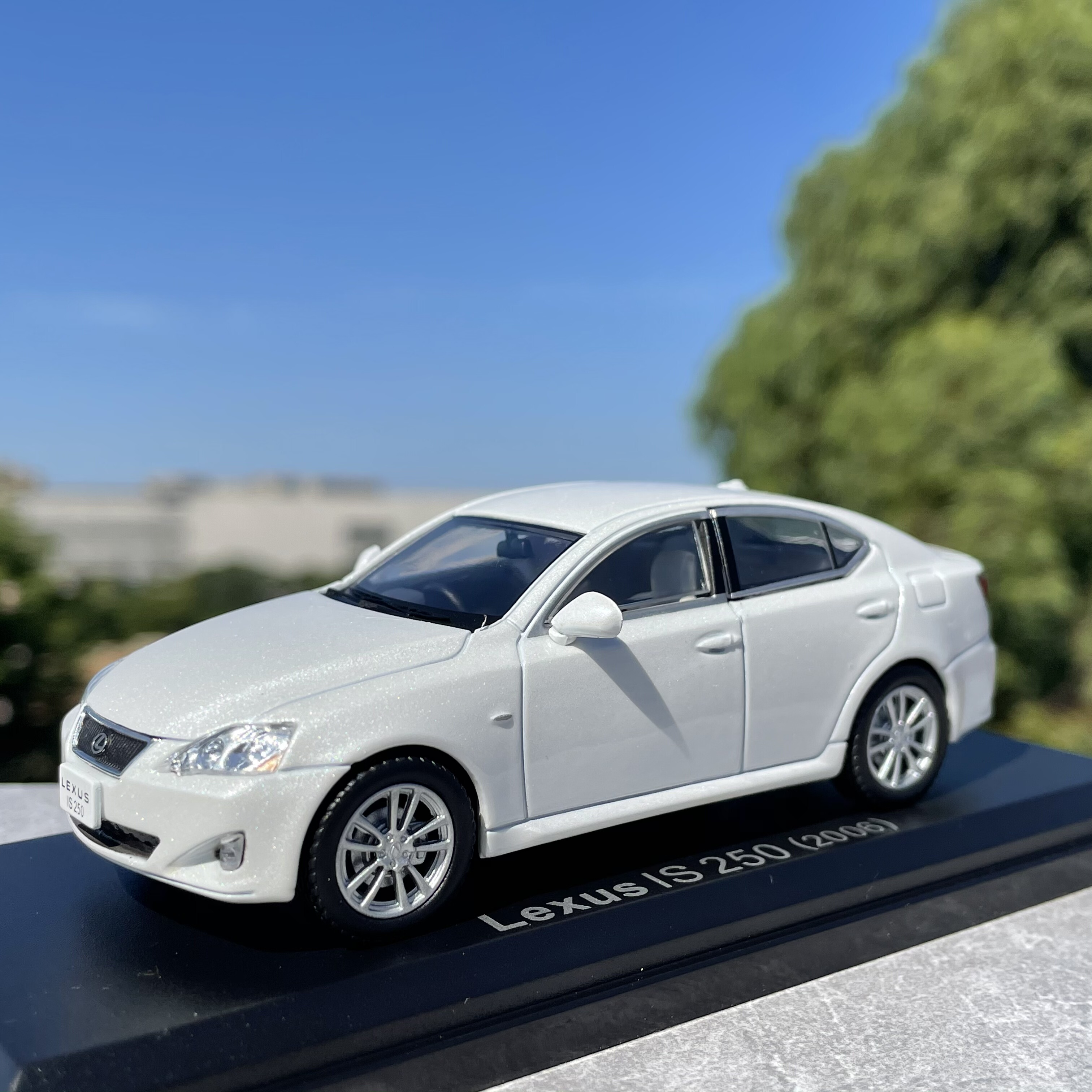 漆面有小疹子1:43雷克萨斯IS合金汽车模型