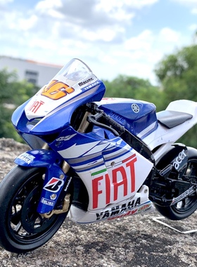 瑕疵处理 漆面有划痕掉漆 1:12雅马哈Moto GP罗西46号摩托车模型