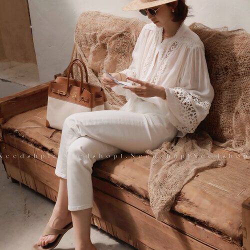 白色重工唯美勾花镂空设计款衬衫