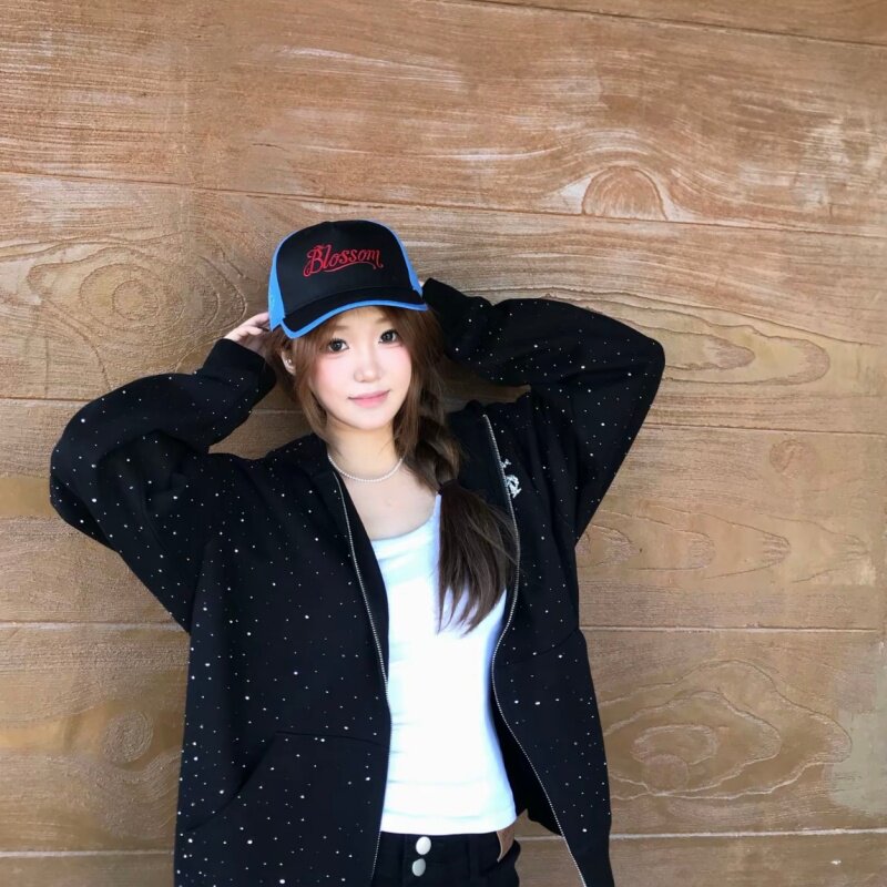 洋气学院风新款 ins 女宽松显瘦大码休闲满天星烫钻连帽拉链上衣