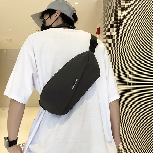 新款男士胸包户外跑步