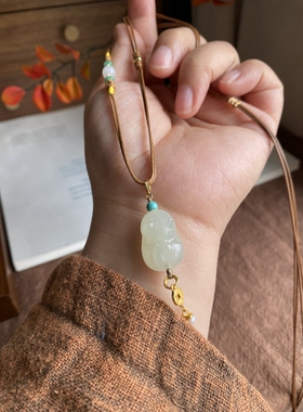 天然和田玉老料趴趴猫吊坠项链和田玉毛衣链