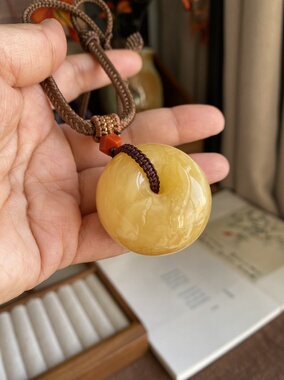 天然原矿蜜蜡花蜡毛衣链平安扣项链琥珀蜜蜡吊坠38.1×24.3mm