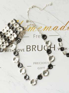 欧美复古品牌mon*t黑色银色拼接按压纹圆片宽版手镯短项链