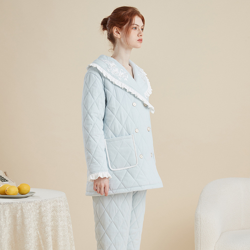 2025年家居服加绒加厚睡衣女新款三层夹棉保暖大码可外穿冬季套装