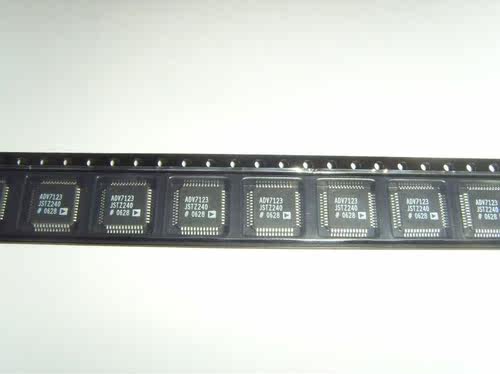 数字模拟器 ADV7123JSTZ240-RL QFP48 ADI 全新原厂原装现货