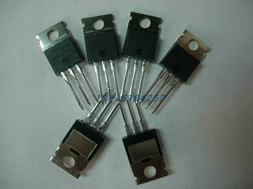 低压差稳压器 L4940V5  ST  TO-220 全新原厂原装现货 假一赔十