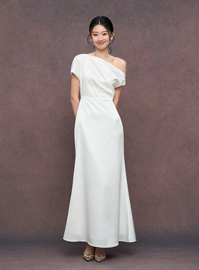 TANSSHOP简约缎面白裙 斜肩收腰捏褶修身鱼尾长裙轻礼服裙连衣裙