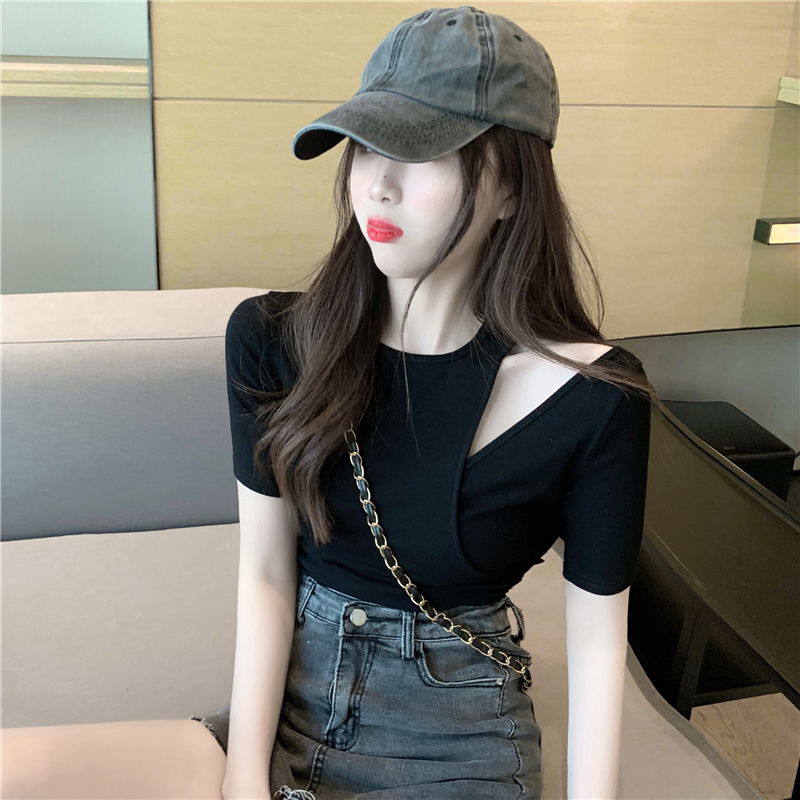 Off shoulder slim fit high waist short bottomed top