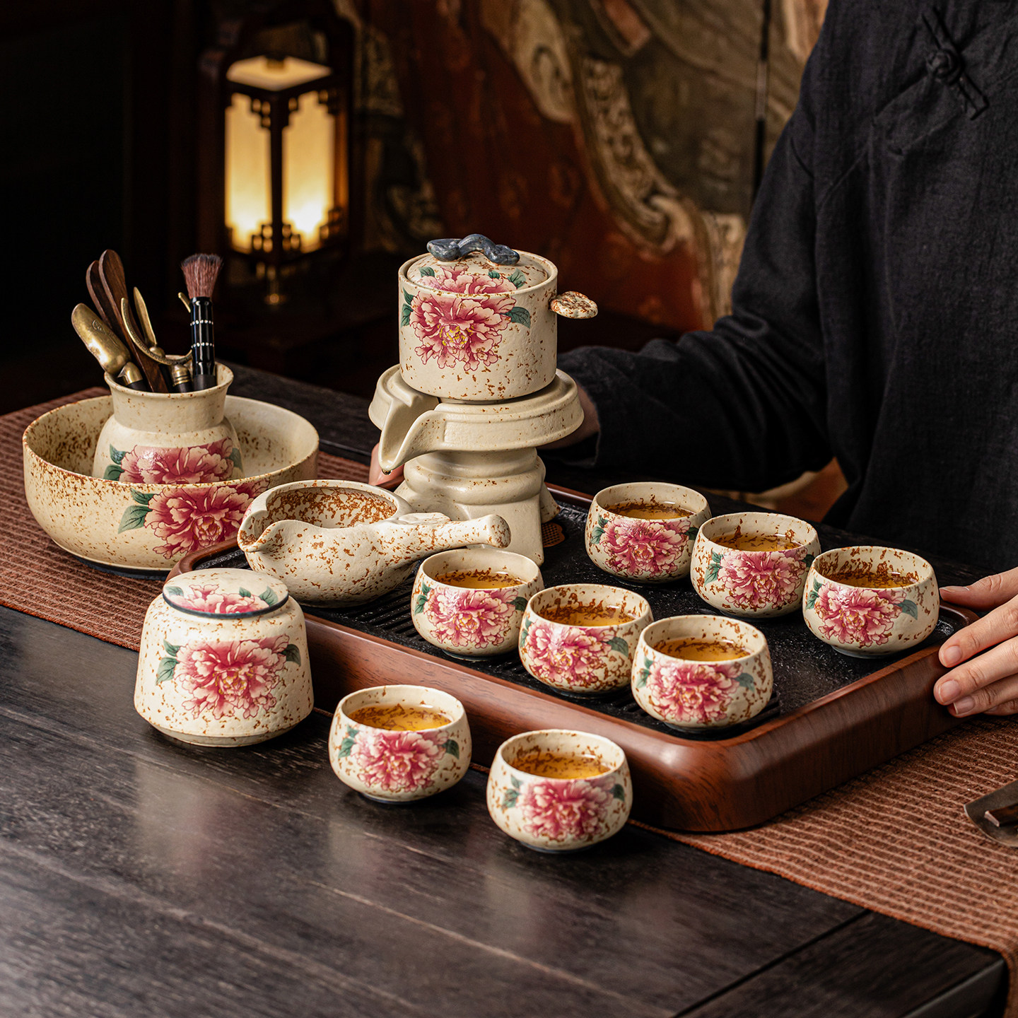 瓷牌茗火石红国色天香家用旋转石磨茶壶功夫茶杯泡茶自动茶具套装