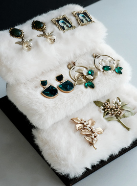 首饰展示架白色毛绒三层饰品陈列架耳环戒指项链珠宝收纳拍照道具