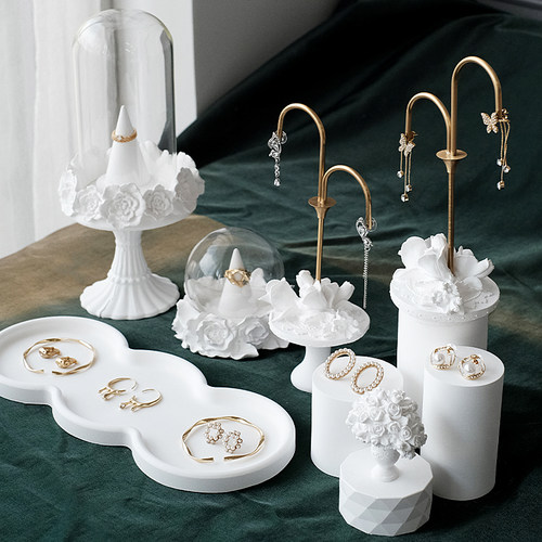 白色石膏玫瑰耳环架陈列道具