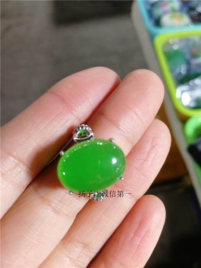 天然冰透满绿翡翠蛋面925银镶嵌戒指冰种阳绿活口指环男女款玉石