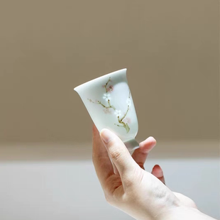 寻云雅集纯手绘梅花主人杯白瓷茶杯镂空精致女士个人玲珑瓷闻香杯
