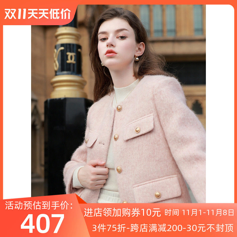 三彩女装2023冬季新款香风羊毛外套短款圆领毛呢长毛大衣优雅女属于什么档次？